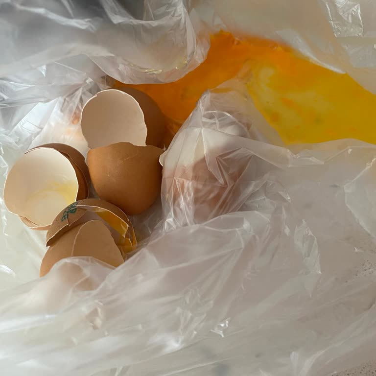 Getir'den Aldığım Organik Yumurtalar Bozuk Çıktı, İade Ve Ücret İadesi Talebim Var