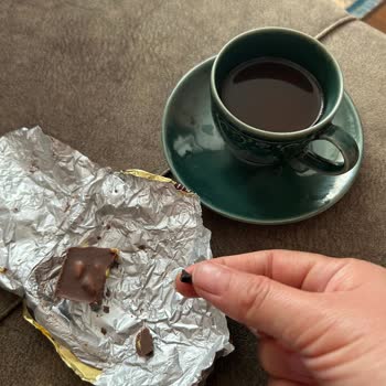 Ülker Antep Fıstıklı Çikolatadan Çıkan Taşla Yaşadığım Şok