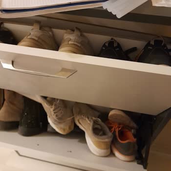 Bofigo Kullanılamaz Ve Tehlikeli Ayakkabılık: Raflar Sürekli Düşüyor, Mağduriyetim Giderilmiyor