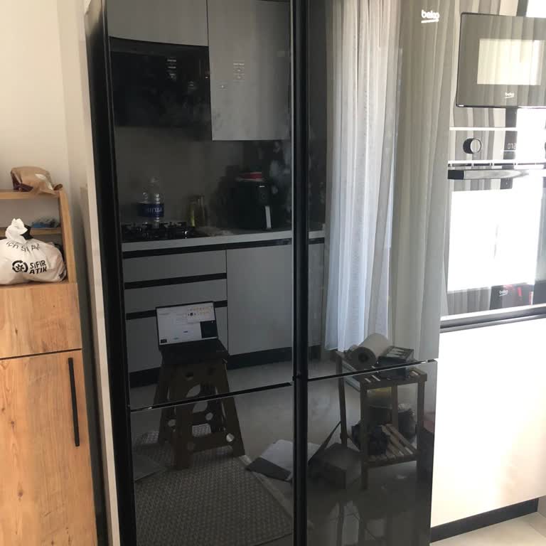 Yeni Alınan Buzdolabında Çalışmayan Derin Dondurucu Ve Yetersiz Destek