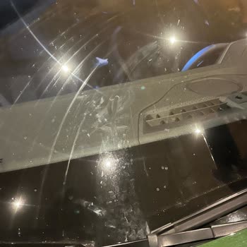 Azura Deluxe Otel Otoparkında Aracıma Düşen Taş Nedeniyle Oluşan Zararın Karşılanmaması!