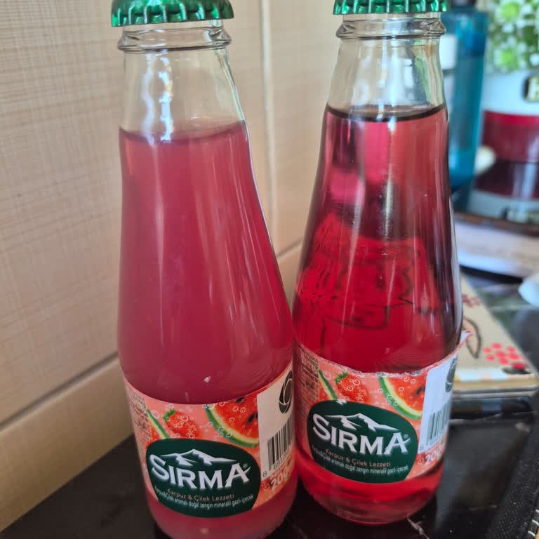 Bulanık Ve Renk Değiştiren Sırma Cam Şişe Maden Suları Hakkında Sağlık Endişesi Ve Müşteri Hizmetlerine Ulaşamama