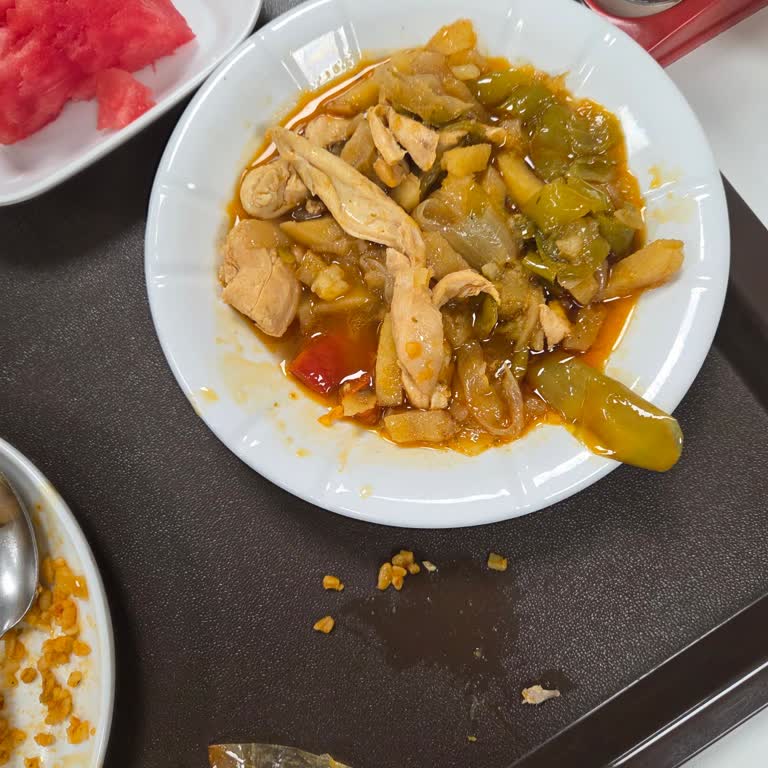 Yemeklerde Hijyen Sorunu Ve Menüdeki Eksiklikler Giderilmiyor