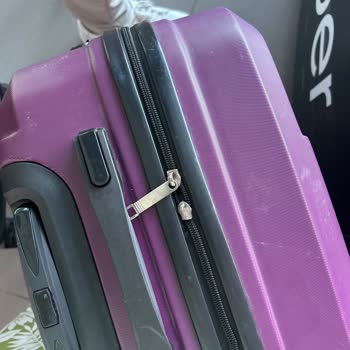 Valizim Hasarlı Teslim Edildi, Yardımcı Olunmadı