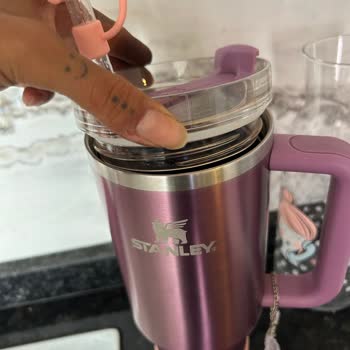 Stanley Termosun Kapağı Kapanmıyor Ve Dış Yüzeyinde Soyulma Oluştu!