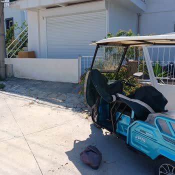 Her Cumartesi Evimizin Önüne Park Eden Araçlar Nedeniyle Giriş Çıkışlarımız Engelleniyor