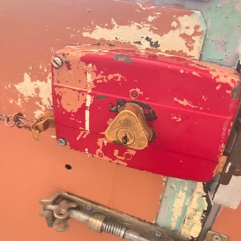 Glint Bitkisel Çözücü Kimyasal İçermediği Söylenen Ürün Yüzeylerde Ciddi Zarara Yol Açtı!