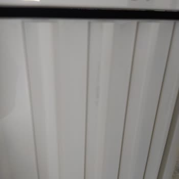 Hasarlı Ve Teşhir Ürünler Teslim Edildi, Para İadesi Yapılmıyor