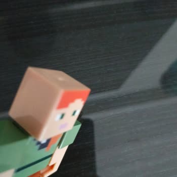 Aldığım Minecraft Oyuncağında Üretim Hataları Var