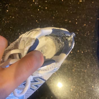 New Balance Ayakkabıda Kısa Sürede Deformasyon Ve Mağaza İncelemesinde Ret