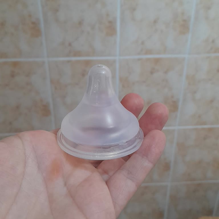 Yeni Alınan Biberon Emziği Yapışıyor, Bebeğim Beslenemiyor