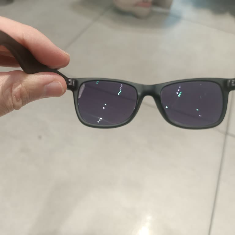 Sıcak Nedeniyle Kendi Kendine Çatlayan Gözlük Camı Ve Garanti Sorunu