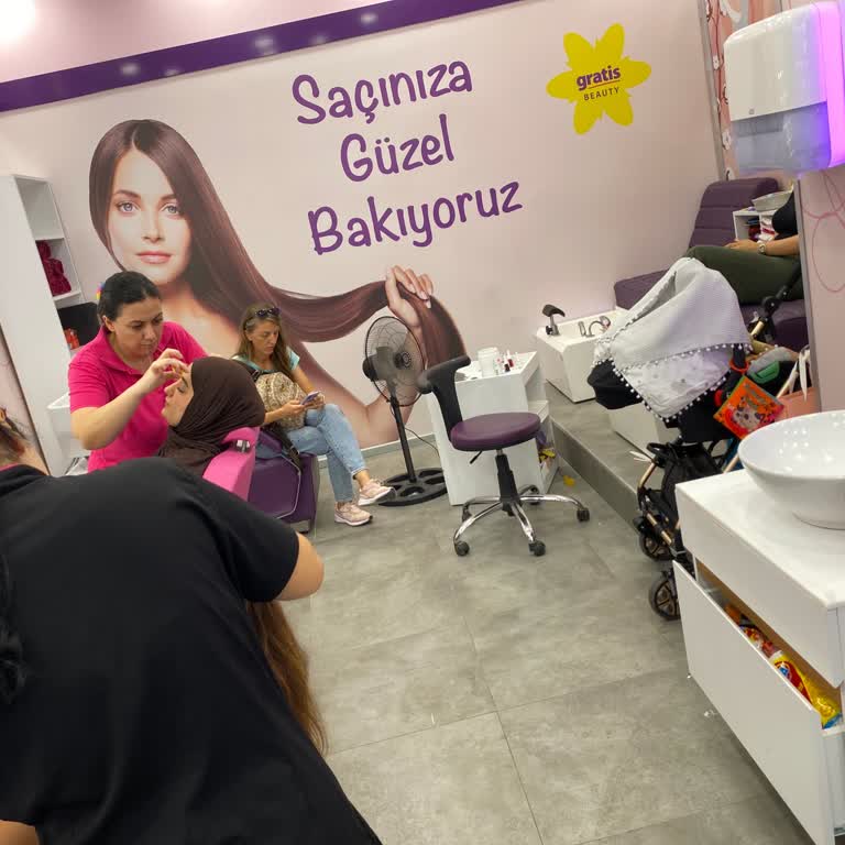 Gratis Mağazasında Klimalar Çalışmıyor, Sağlıksız Ortamda Hizmet Almak Zorunda Kaldım