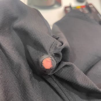 Under Armour Kısa Sürede Yırtılan Şort İçin Hızlı Çözüm Talebi