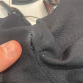 Under Armour Kısa Sürede Yırtılan Şort İçin Hızlı Çözüm Talebi