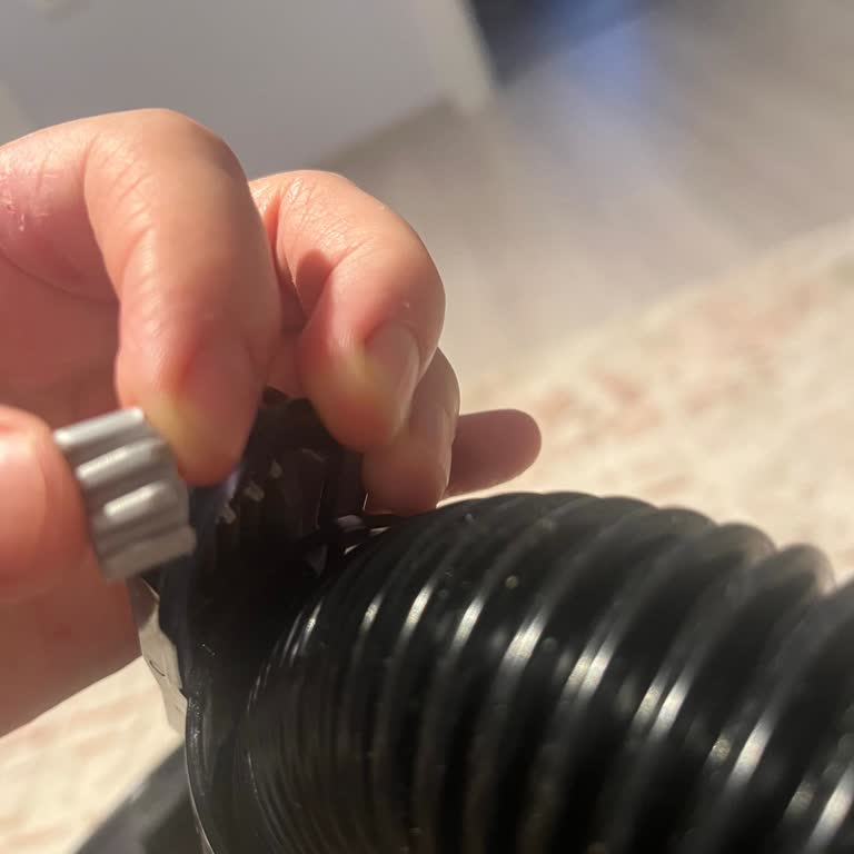 Bosch Süpürge Garanti Süresinde Kırılan Parça İçin Yüksek Ücret Talebi