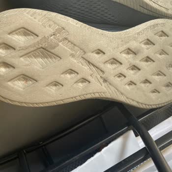 Kaygan Ve Rahatsız Ayakkabıya Çözüm Sunulmadı