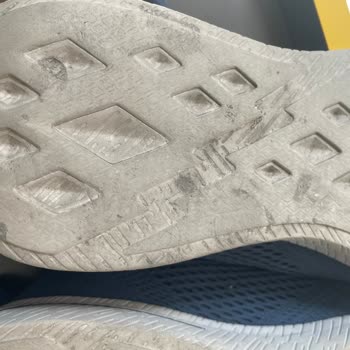 Kaygan Ve Rahatsız Ayakkabıya Çözüm Sunulmadı