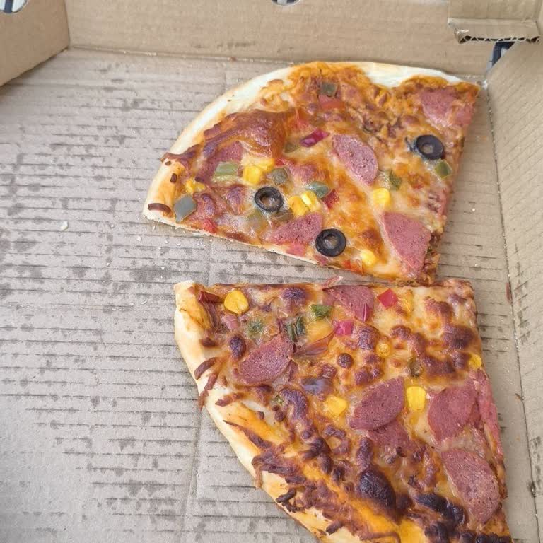 Aldığım Pizza Bayat Ve Kalın Hamurluydu, Ücret İadesi İstiyorum