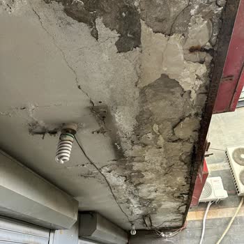 Diyarbakır Büyükşehir Belediyesi Selahaddin Eyyubi Yeraltı Çarşısı'ndaki Bakımsızlık Ve İlgisizlik!