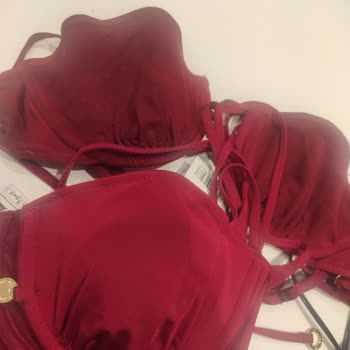 Kısa Sürede Renk Değiştiren Garantili Bikini İçin Değişim Talebi Ve Mağaza İlgisizliği