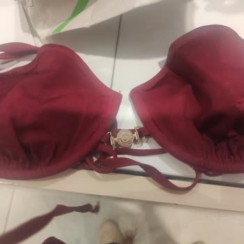 Kısa Sürede Renk Değiştiren Garantili Bikini İçin Değişim Talebi Ve Mağaza İlgisizliği