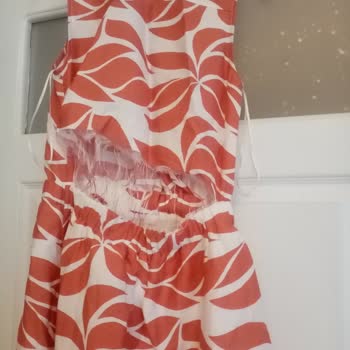 Satın Aldığım Elbisede Kısa Sürede Kumaş Yırtılması Ve Müşteri Hizmetlerine Ulaşamama