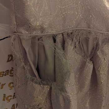 İlk Kullanımda Parçalanan Barbie Koleksiyonu Elbisesi Hayal Kırıklığı