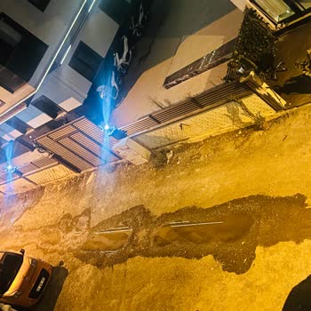 Mahalledeki Su Patlağı Nedeniyle Yollar Göçüyor, Acil Çözüm Bekliyoruz