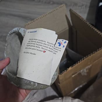 Doğum Günü Çiçeği Kırık Ve Özensiz Teslim Edildi Müşteri Hizmetlerine Ulaşamadım