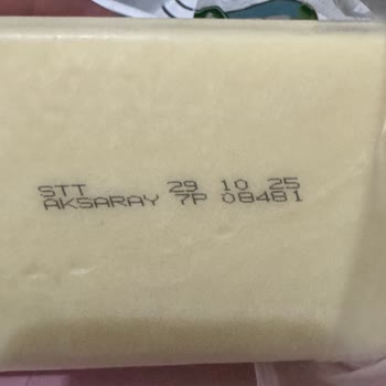 Sütaş Kaşar Peynirde Son Kullanma Tarihi Geçmemiş Üründe Küf Sorunu