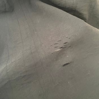 Bir Kez Giyilen Elbisenin Kumaşı Yırtıldı Firma Sorumluluk Almadı