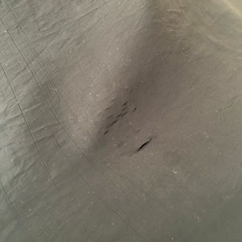 Bir Kez Giyilen Elbisenin Kumaşı Yırtıldı Firma Sorumluluk Almadı