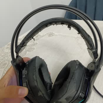 Kulaklığımın Soyulan Kısımları Konforumu Ve Memnuniyetimi Bozuyor