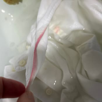 Çamaşır Suyu Kullanımında Kıyafette Renk Değişimi ve Zarar