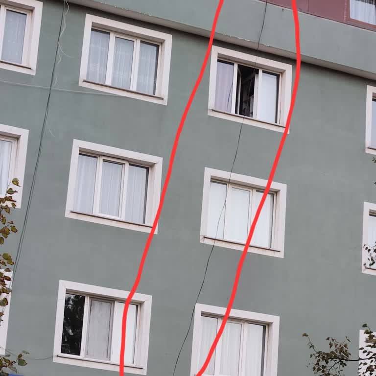 Türk Telekom Tarafından Çekilen Kablonun Düzgün Sabitlenmemesi Nedeniyle Yaşanan Sorun