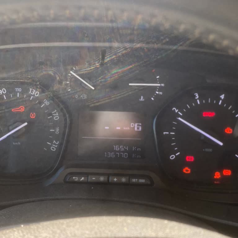 Peugeot Expert Aracımda Sürekli Arıza Uyarıları Ve Elektronik Sorunlar Yaşıyorum