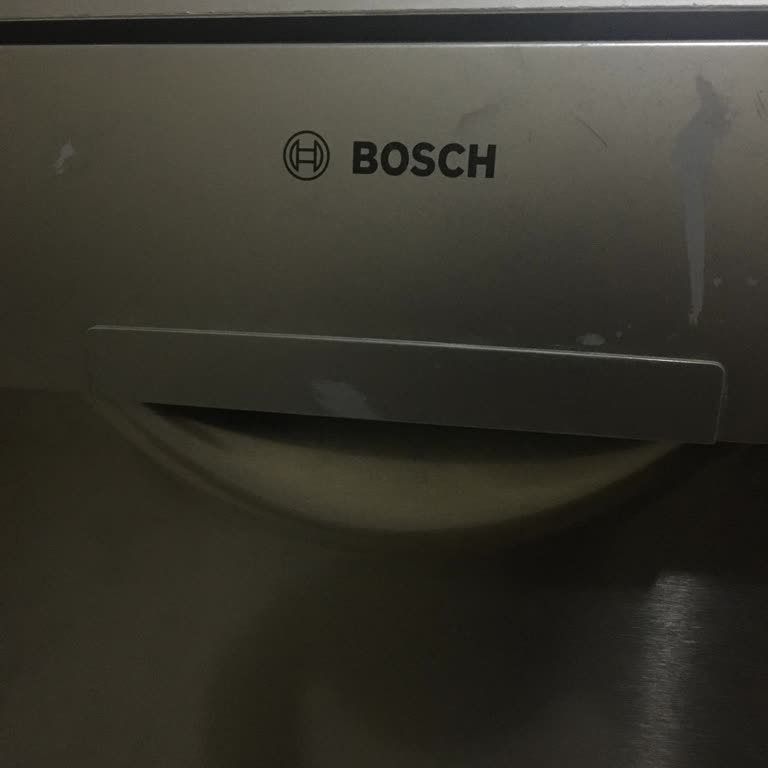 Bosch Silence Plus Bulaşık Makinesinde Kronik Boya Atması Ve Yetersiz Müşteri Hizmetleri