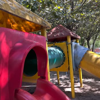 Üsküdar Harem Sahilindeki Çocuk Parkında Temizlik Ve Güvenlik Sorunu