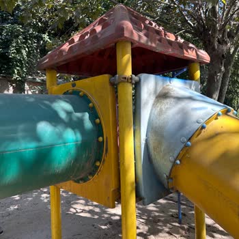 Üsküdar Harem Sahilindeki Çocuk Parkında Temizlik Ve Güvenlik Sorunu