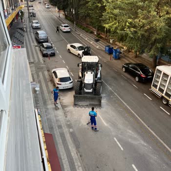 Pazar Günü İnşaat Atığı Toplama Gürültüsü Ve Çevre Kirliliği Sorunu