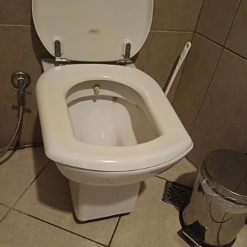 Lamos Otel’de Hijyen Ve Hizmet Eksikliği, Çocuklara Yemek Verilmedi