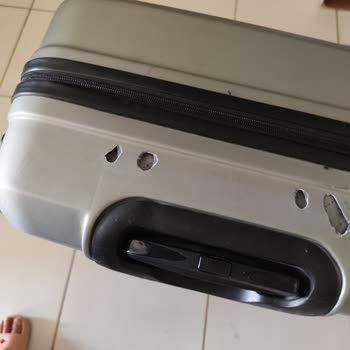 Ajet Uçuşunda Valizimin Sapı Kırıldı, Mağdur Oldum!