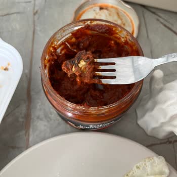 Satın Aldığım Kahvaltılık Sosun İçinden Paslı Metal Parçası Çıktı, Sağlığımız Tehlikeye Girdi Ve Yeterli Çözüm Sunulmadı