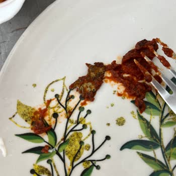 Satın Aldığım Kahvaltılık Sosun İçinden Paslı Metal Parçası Çıktı, Sağlığımız Tehlikeye Girdi Ve Yeterli Çözüm Sunulmadı