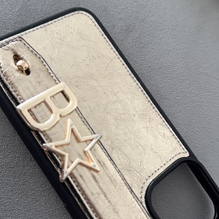 Yüksek Fiyatlı Kılıfın Hızla Kararması Hayal Kırıklığı Yarattı