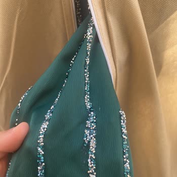 Aldığım Abiye Elbisenin Yapışkanları Kusurlu Çıktı, Çözüm Bekliyorum