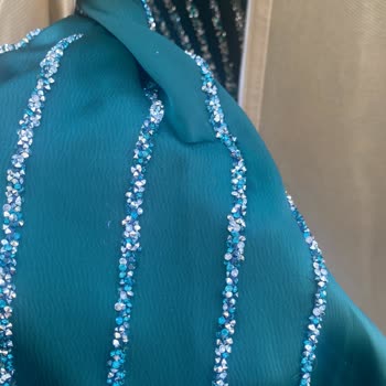 Aldığım Abiye Elbisenin Yapışkanları Kusurlu Çıktı, Çözüm Bekliyorum