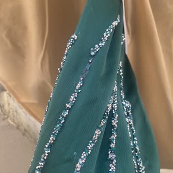 Aldığım Abiye Elbisenin Yapışkanları Kusurlu Çıktı, Çözüm Bekliyorum