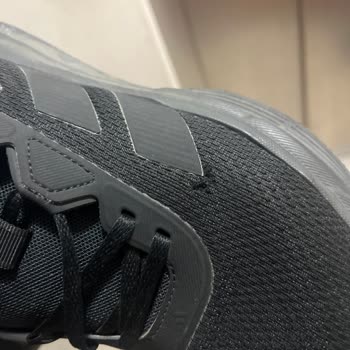 Kısa Sürede Yırtılan Adidas Ayakkabı İçin Garanti Talebi Ve Mağduriyet